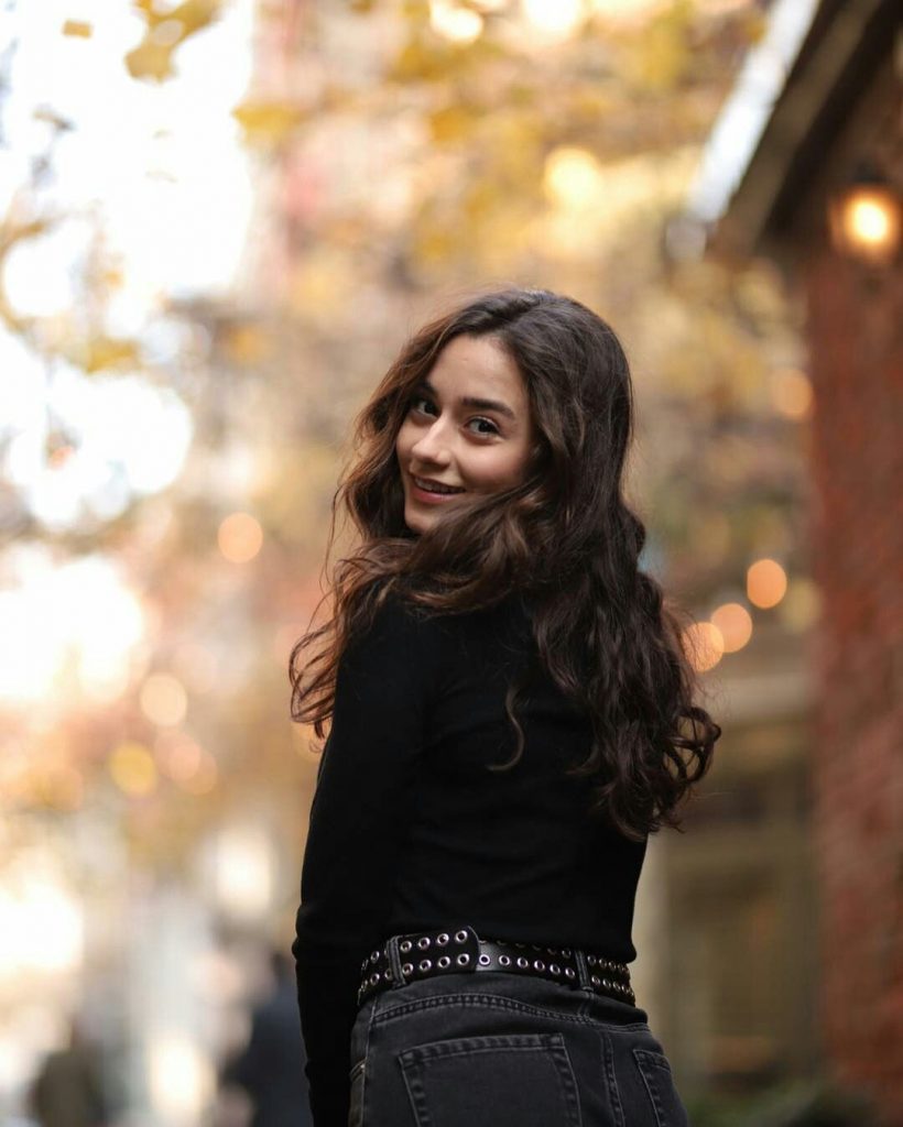 Ece Yaşar Kimdir? 8 ece yasar 7