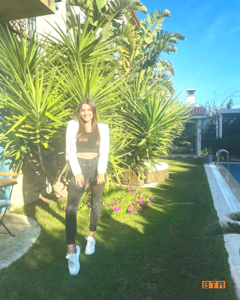 Hazal Çağlar Kimdir? 8 hazal caglar 7