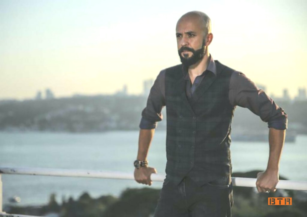 Sarp Akkaya Kimdir? 2 sarp akkaya 1