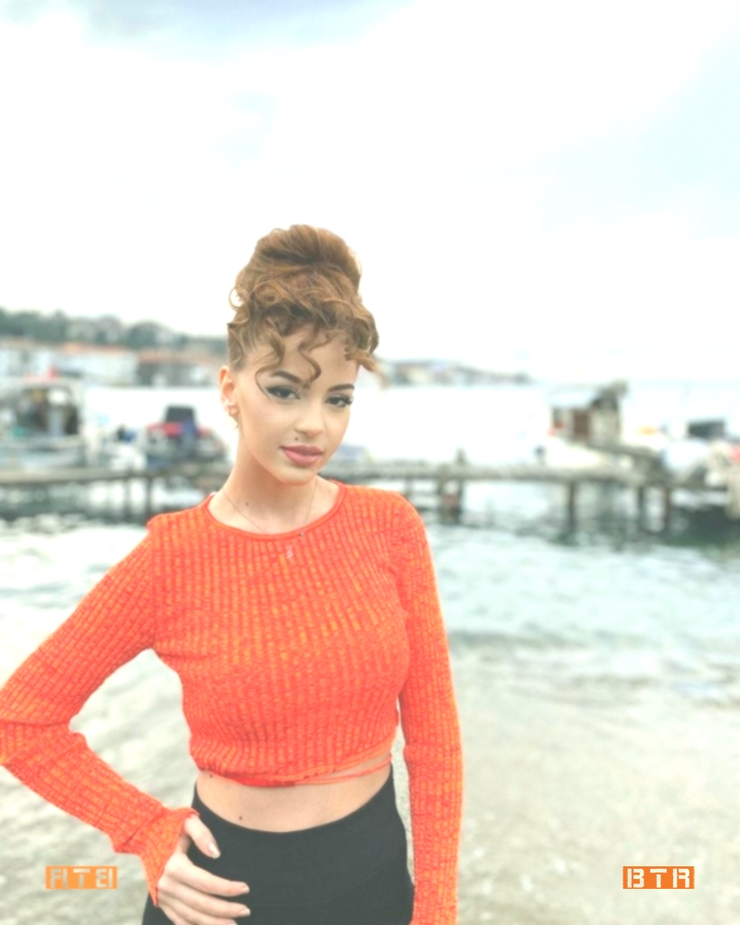 Esra Akaydın Kimdir? 16 esra akaydin 15