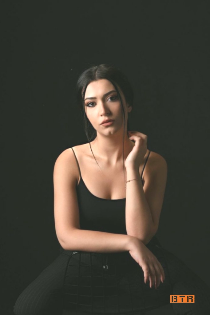 Şule Kan Kimdir? 2 sule kan 1