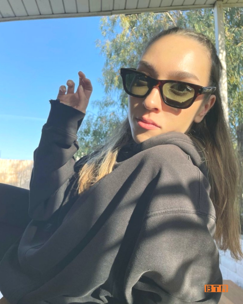 Zeynep Parla Kimdir? 2 zeynep parla 1