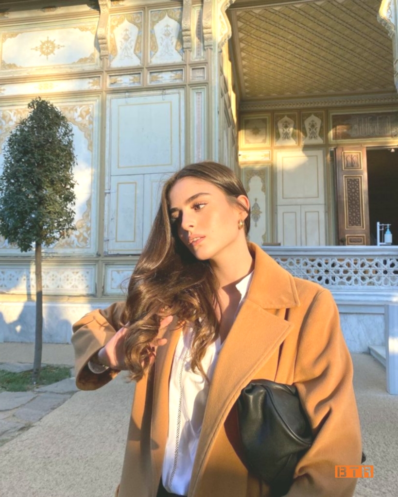 Selen Özbayrak Kimdir? 2 selen ozbayrak 1 1