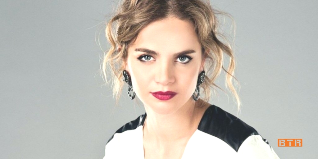 tugce kazaz 4